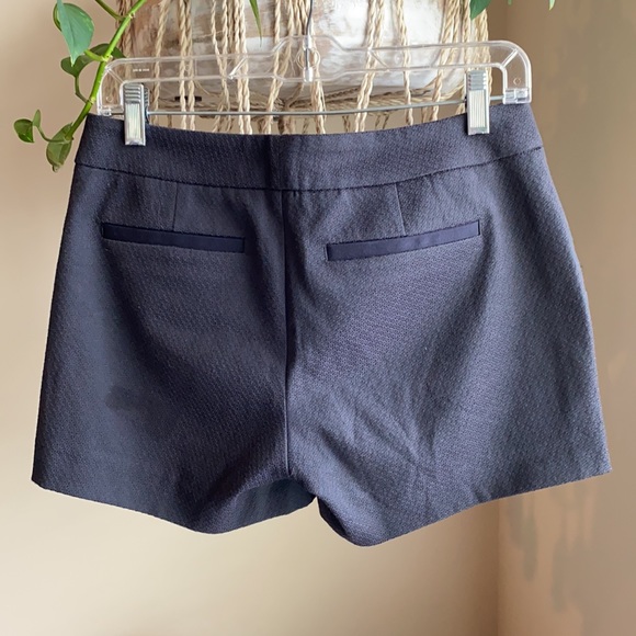 Ecru black textured shorts, Size 2 - Picture 2 of 7